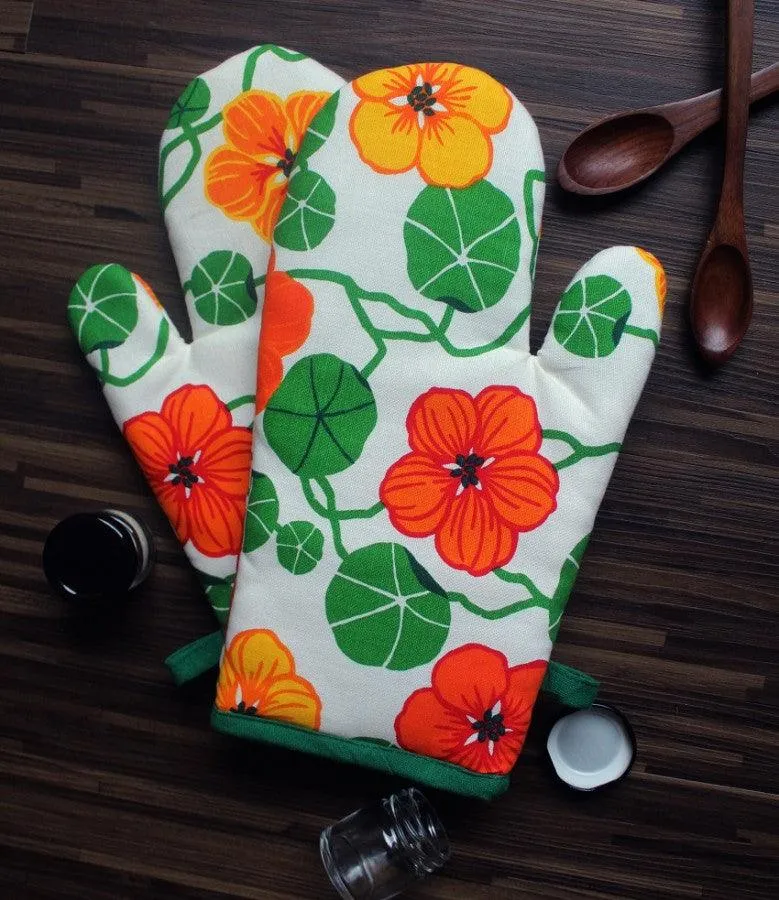 Cotton Green and Orange Flower With Green Piping Oven Gloves Pack Of 2