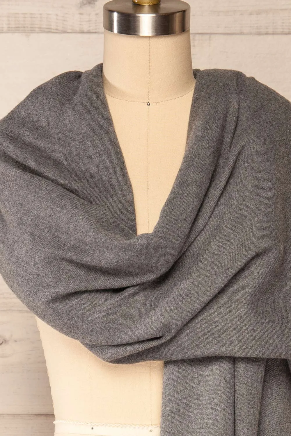 Epanouissement Grey | Soft Knit Scarf