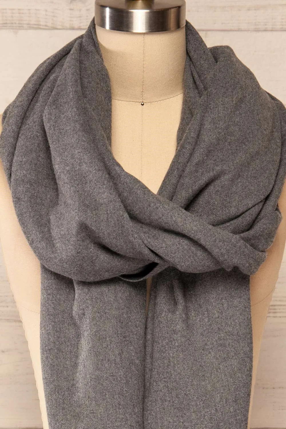 Epanouissement Grey | Soft Knit Scarf