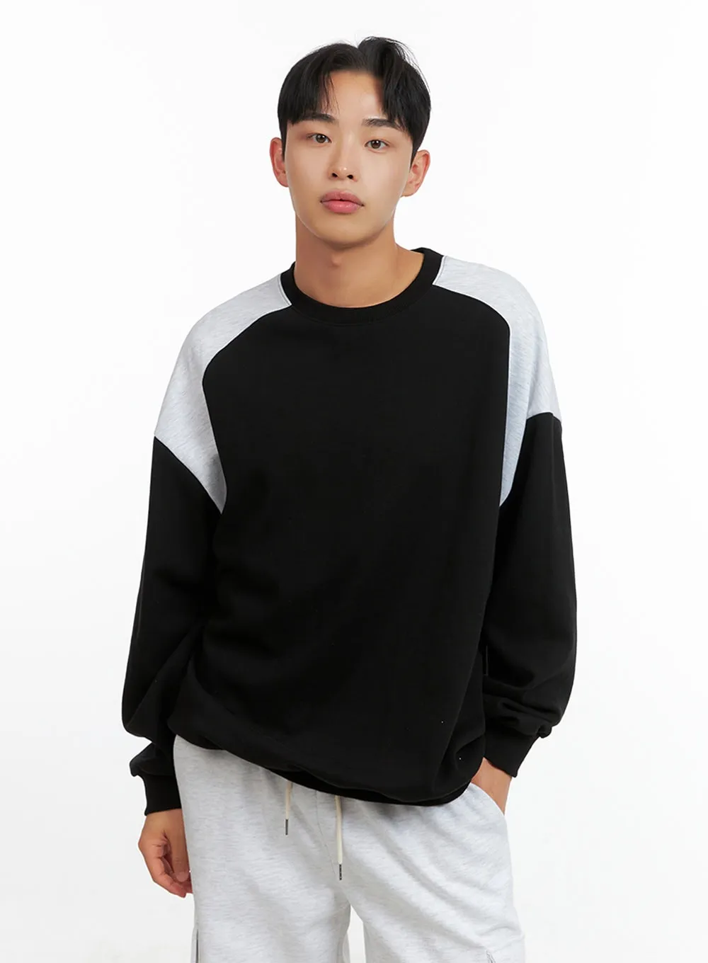 Men's Cozy Contrasting Crewneck Sweatshirt (Black) IU414