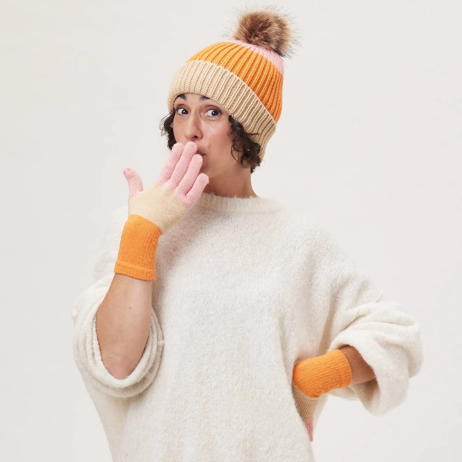 Paddington Orange cozy Knit Gloves