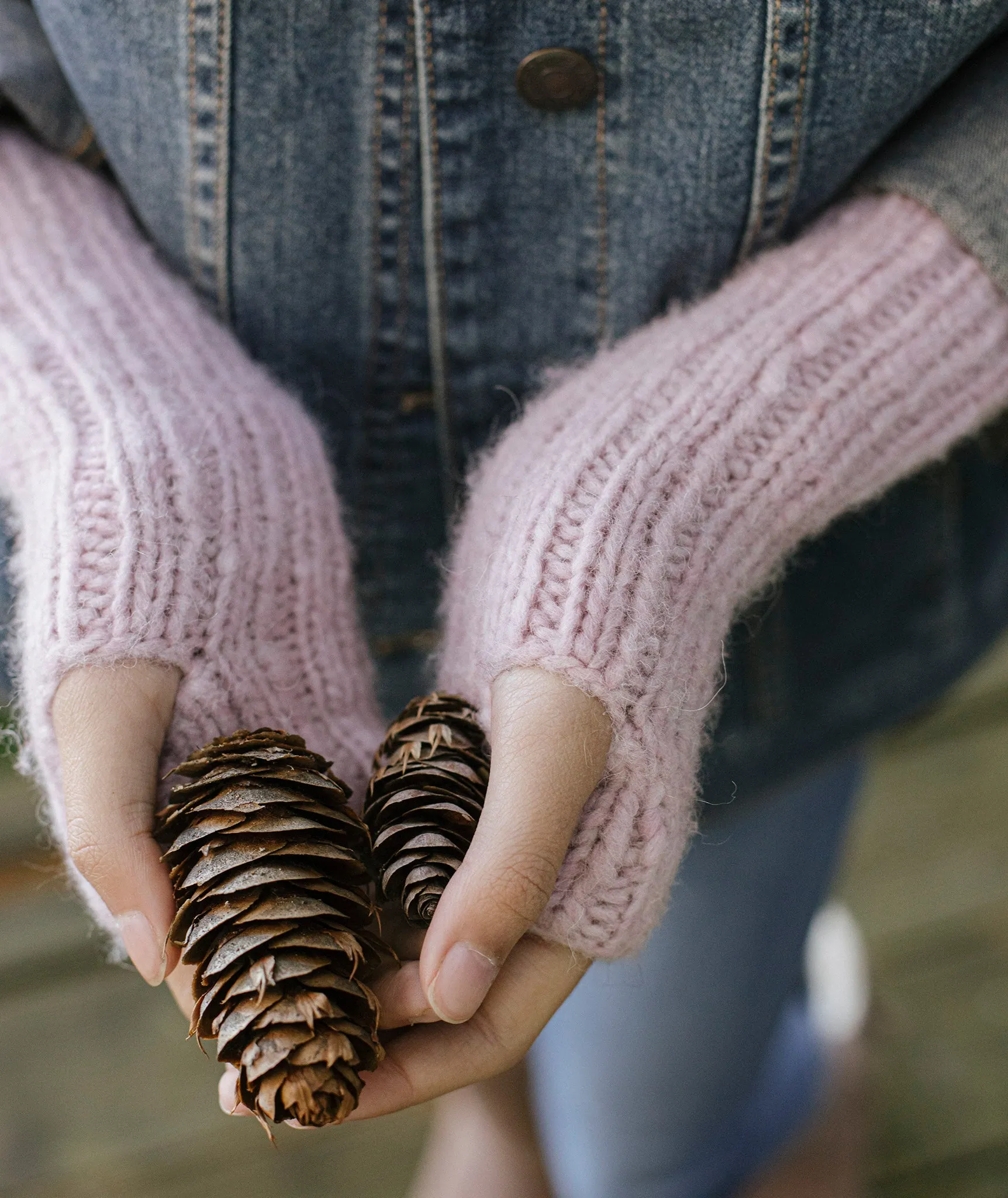 Reversible Knitting Mitts Using Rowan Brushed Fleece