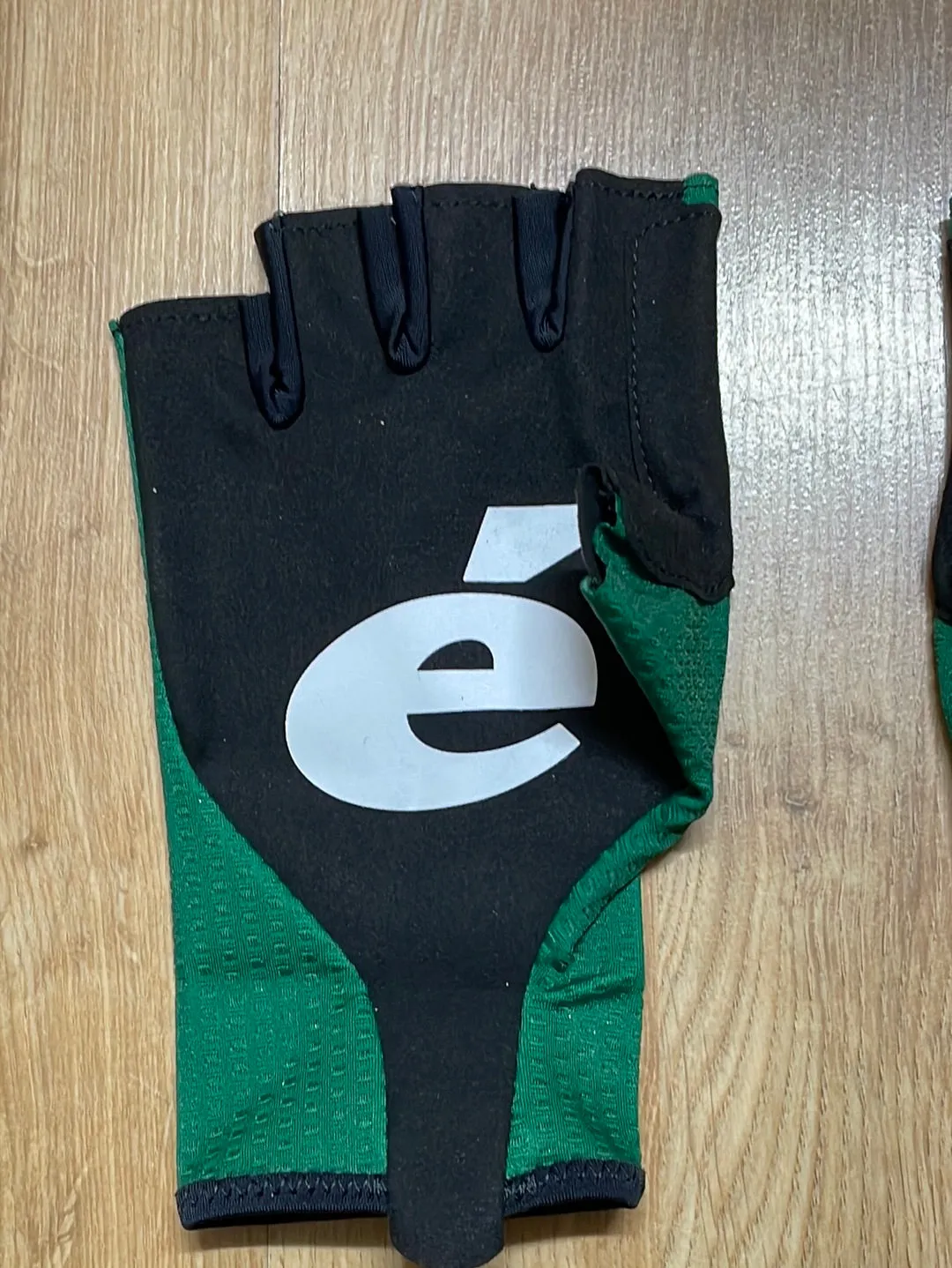 Team Jumbo Visma AGU Premium Aero Gloves Green Vuelta