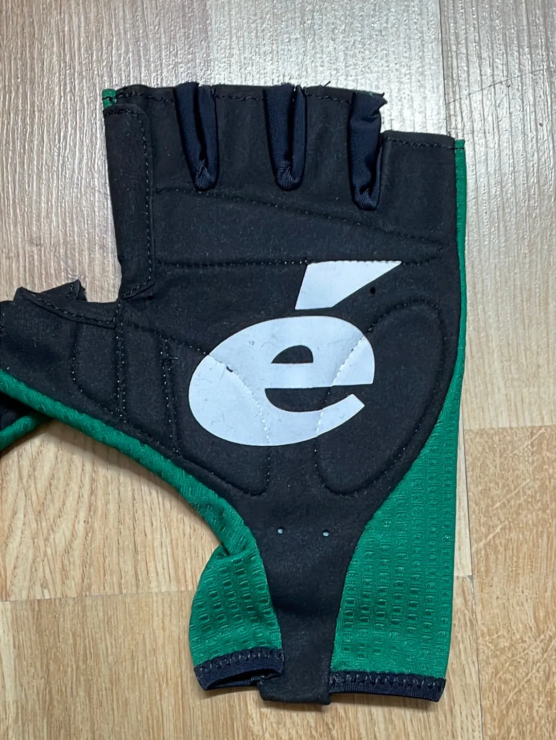 Team Jumbo Visma AGU Premium Aero Gloves Green Vuelta