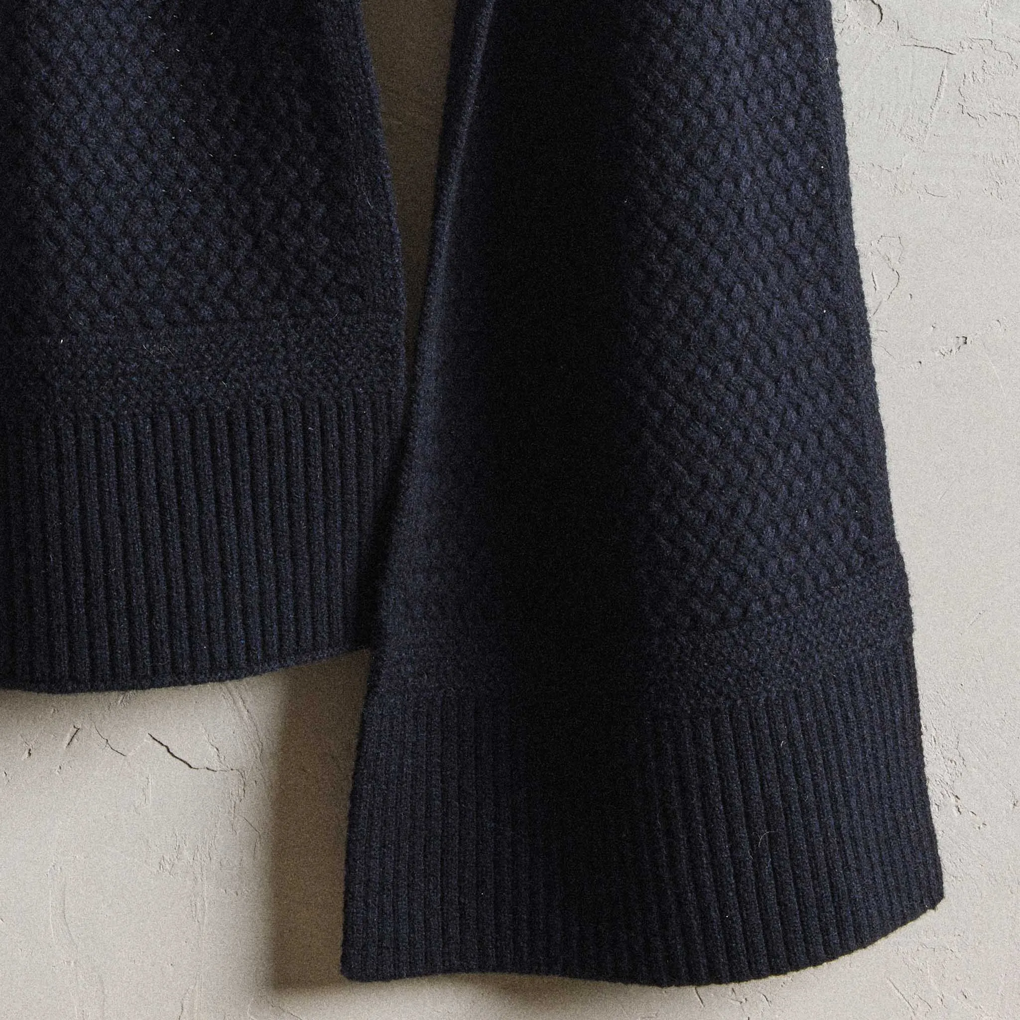 The Textured Knit Scarf in Heather Navy Merino