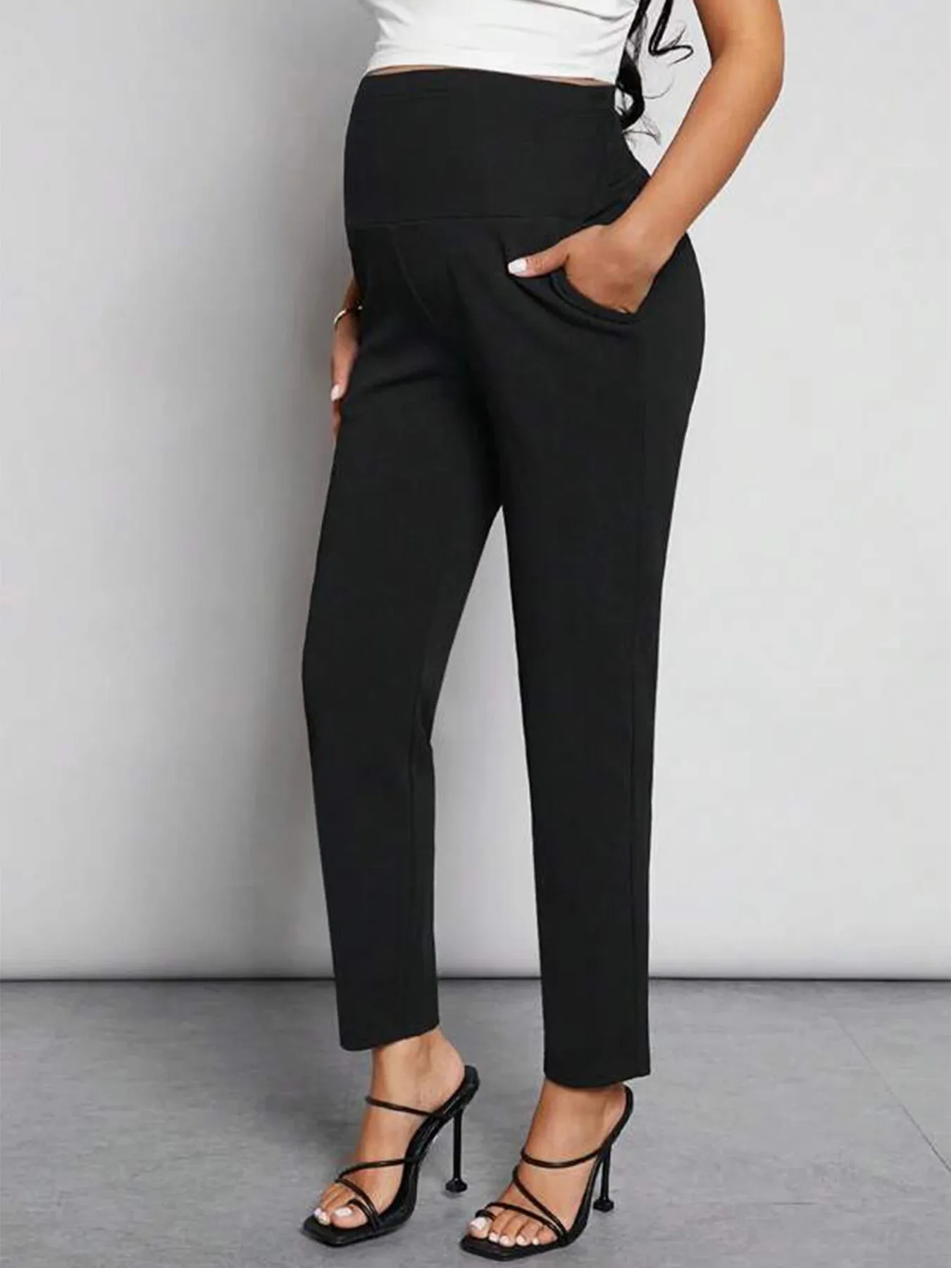 Women's black Maternity Pants Activewear Jogger Track Cuff Sweatpants Over The Belly Stretchy Pregnancy Pants for work lounge